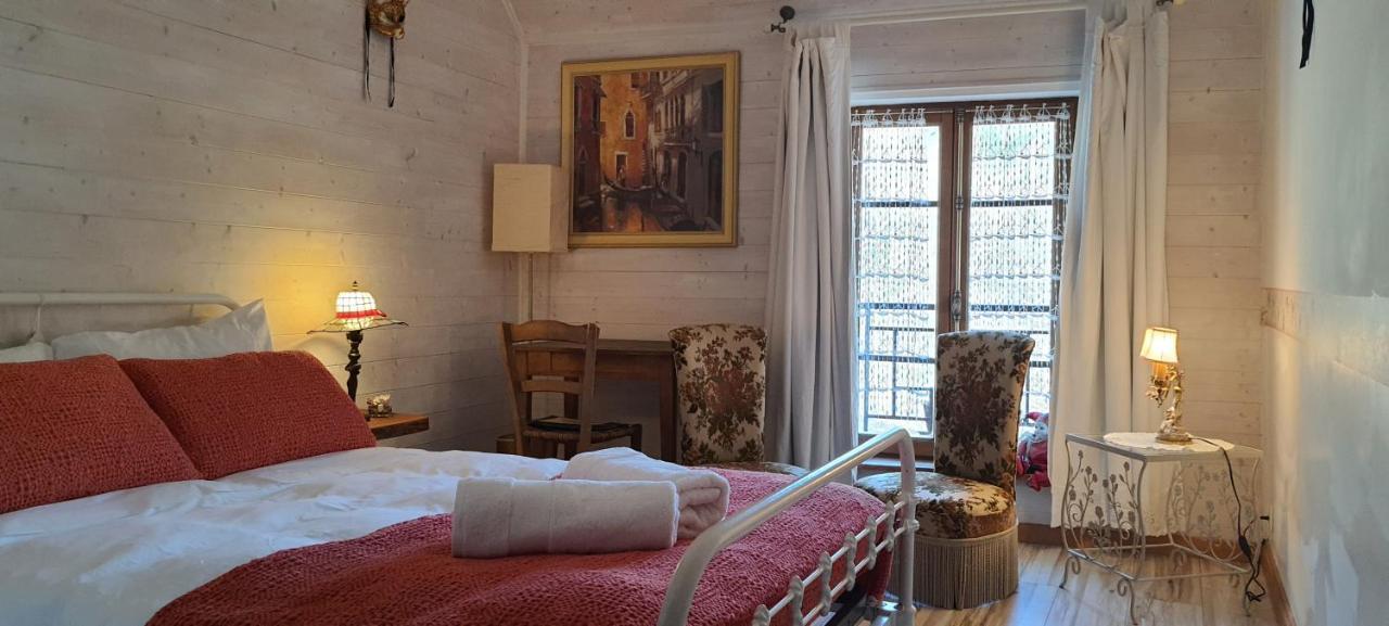 Le Castellou Bed and Breakfast Conques Exteriör bild