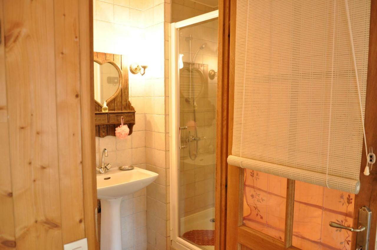 Le Castellou Bed and Breakfast Conques Exteriör bild