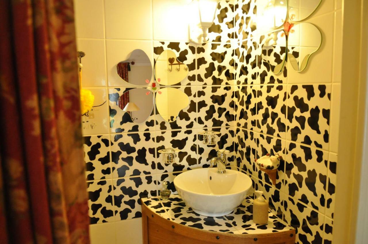 Le Castellou Bed and Breakfast Conques Exteriör bild