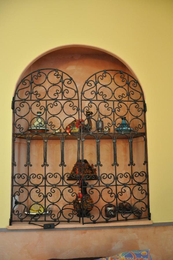 Le Castellou Bed and Breakfast Conques Exteriör bild